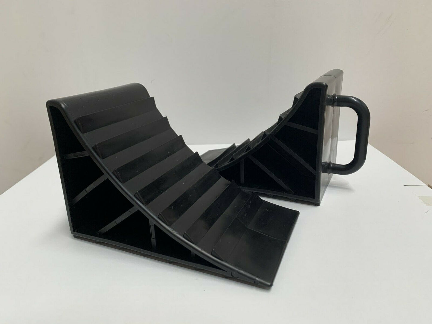 Caravan Wheel Chocks - Heavy Duty - with handles - black colour - set of 2