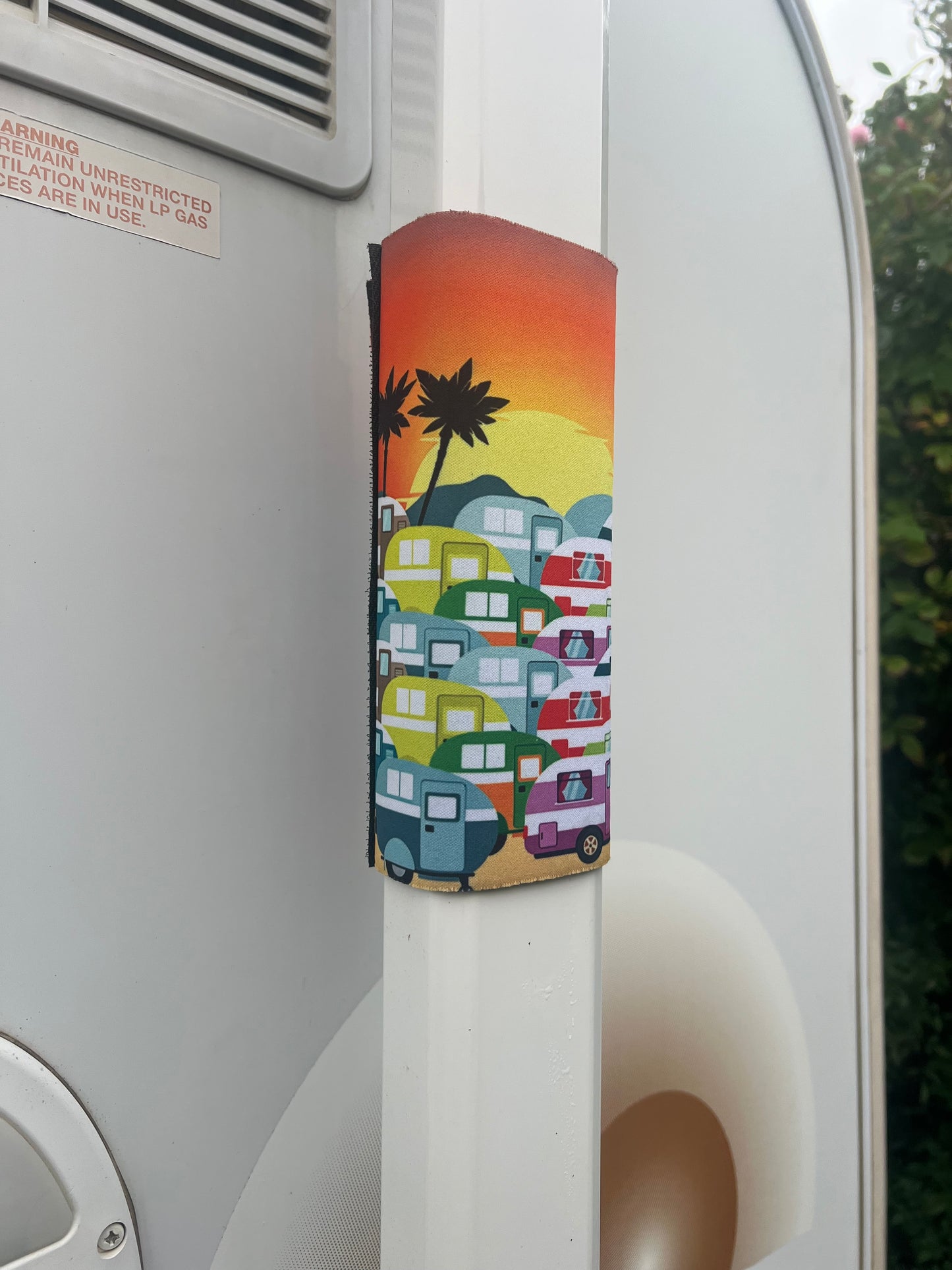 COLOURFUL RETRO CARAVAN DESIGN NEOPRENE/VELCRO AWNING STRAPS