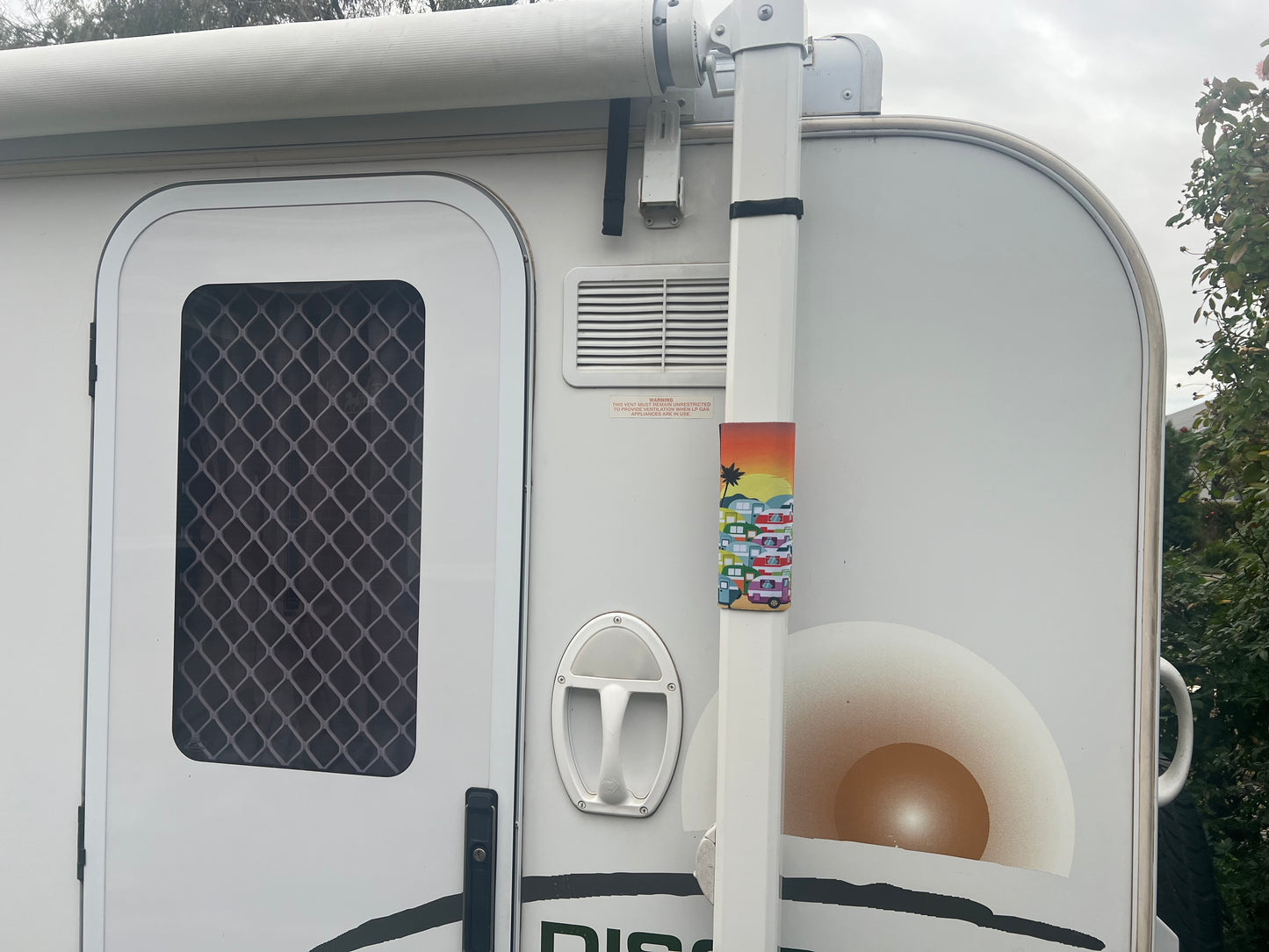 COLOURFUL RETRO CARAVAN DESIGN NEOPRENE/VELCRO AWNING STRAPS