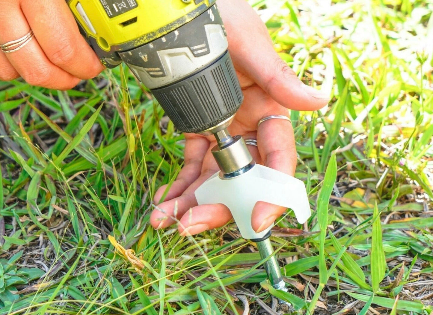 GLOW IN THE DARK CAMPING PEGS IN STURDY QUALITY STORAGE BAG