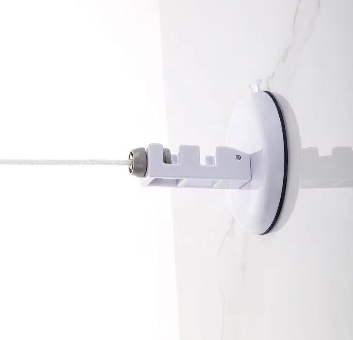 POWERFUL 5 METRE LONG SUCTION CLOTHESLINE