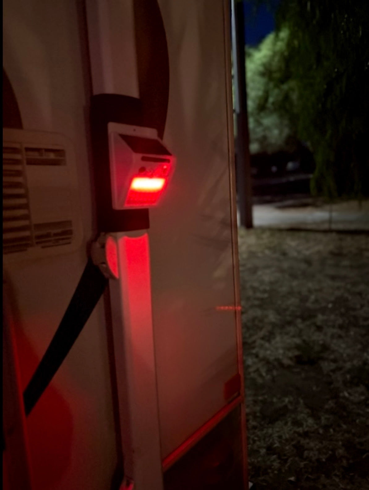 AWNING ARM SECURE STRAPS WITH BUILT IN SOLAR POWERED COMBINATION LIGHT/ALARM