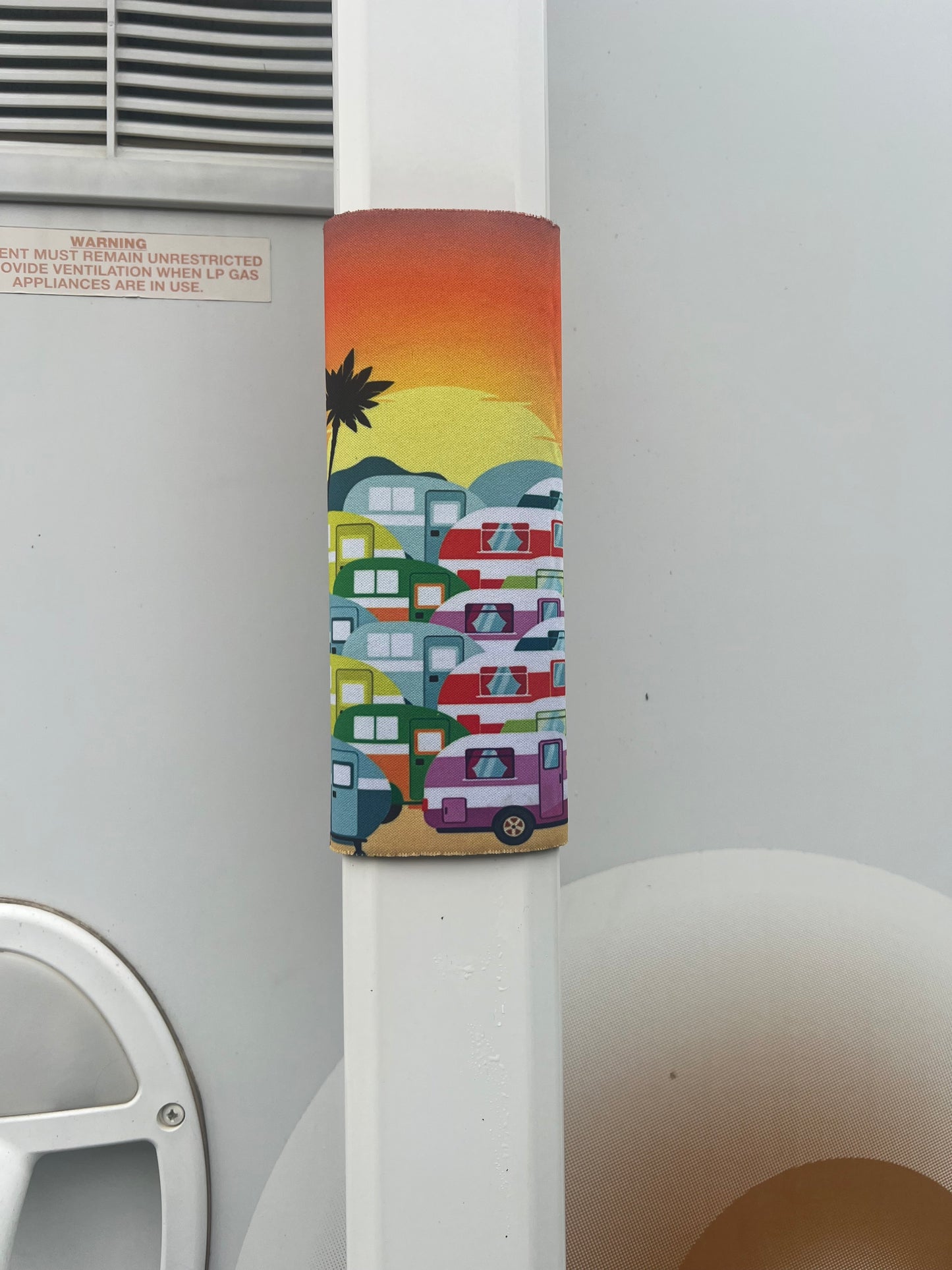 COLOURFUL RETRO CARAVAN DESIGN NEOPRENE/VELCRO AWNING STRAPS